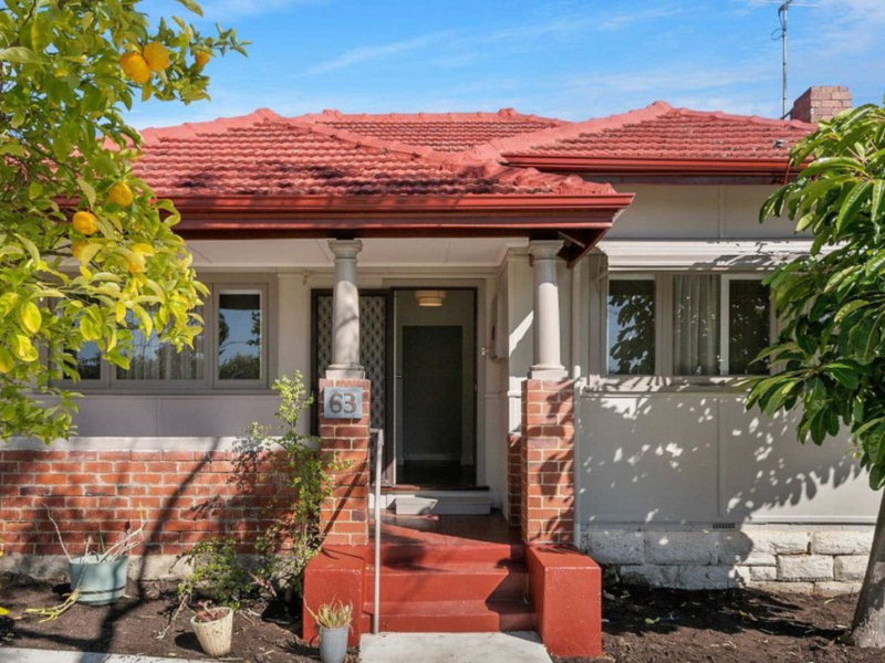 63 Amherst Street, White Gum Valley, WA 6162 AUS