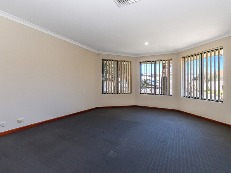 12 Steiner Avenue, Success, WA 6164 AUS