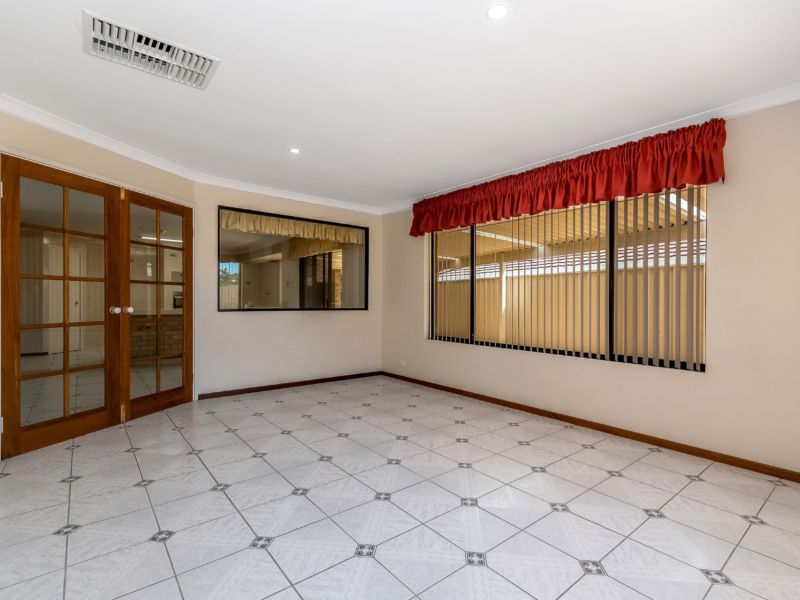 12 Steiner Avenue, Success, WA 6164 AUS