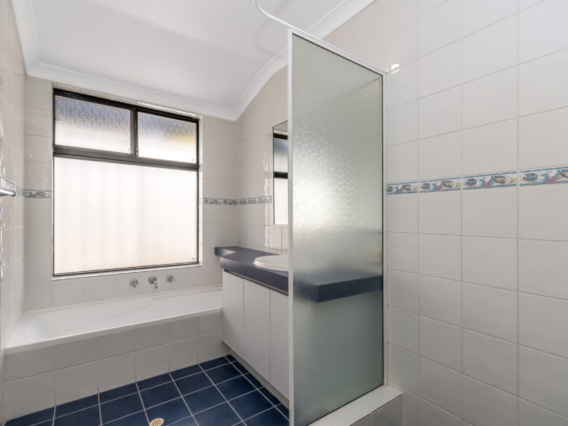 12 Steiner Avenue, Success, WA 6164 AUS