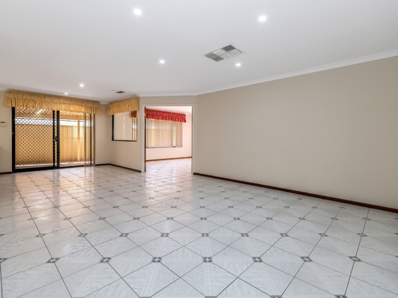 12 Steiner Avenue, Success, WA 6164 AUS