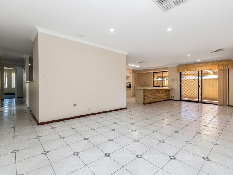 12 Steiner Avenue, Success, WA 6164 AUS