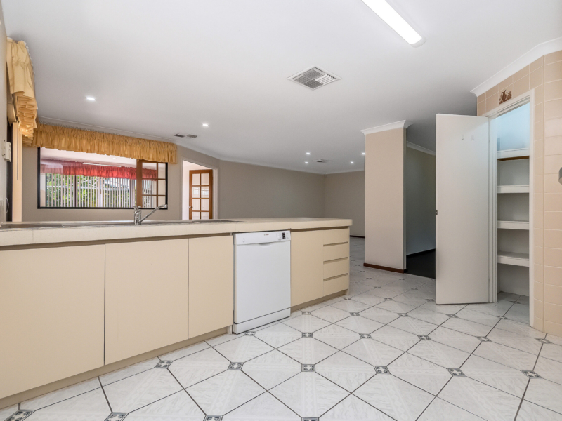 12 Steiner Avenue, Success, WA 6164 AUS