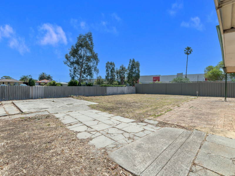 429 Sevenoaks Street, Beckenham, WA 6107 AUS