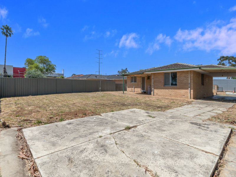 429 Sevenoaks Street, Beckenham, WA 6107 AUS