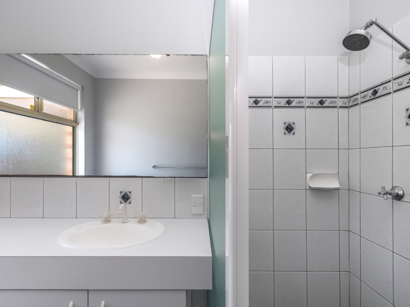 6 Osterley Retreat, Canning Vale, WA 6155 AUS