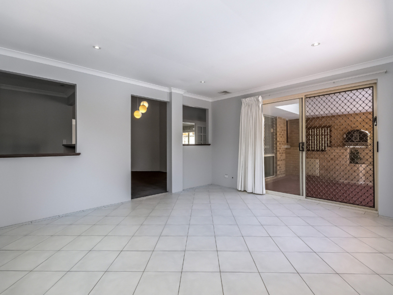 6 Osterley Retreat, Canning Vale, WA 6155 AUS