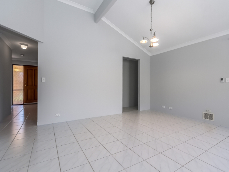 6 Osterley Retreat, Canning Vale, WA 6155 AUS