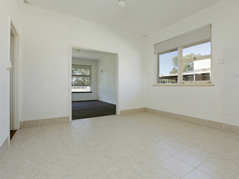 425 Sevenoaks Street, Beckenham, WA 6107 AUS