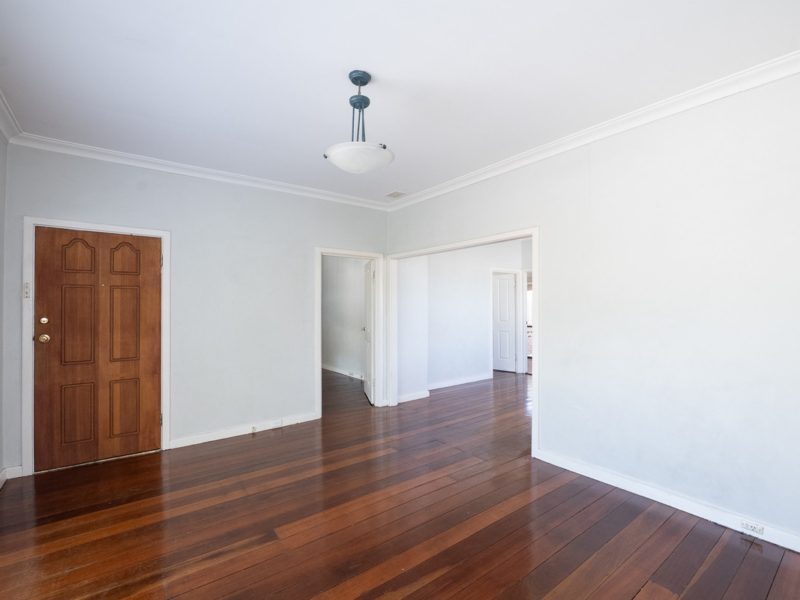 15 Sleight Street, St James, WA 6102 AUS