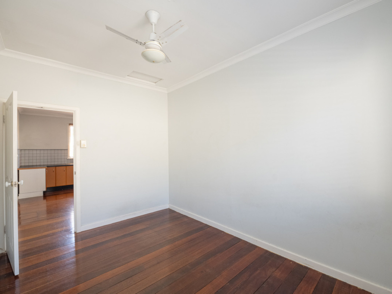 15 Sleight Street, St James, WA 6102 AUS