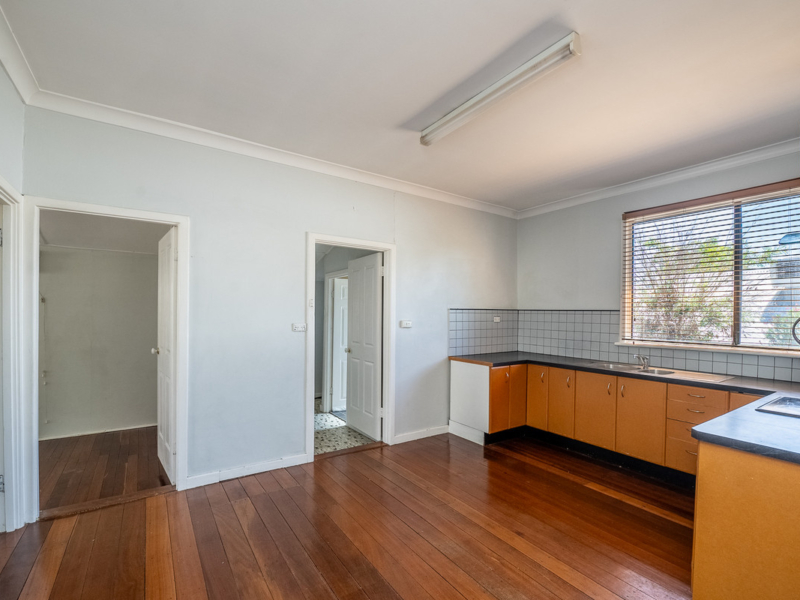 15 Sleight Street, St James, WA 6102 AUS