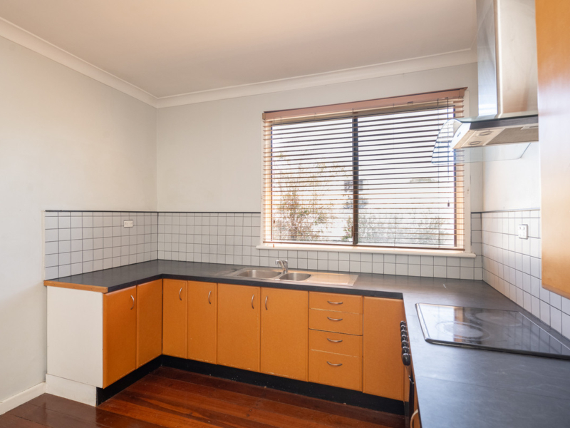 15 Sleight Street, St James, WA 6102 AUS