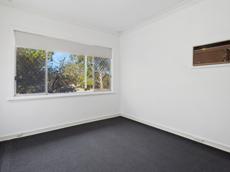 73 James Street, Gosnells, WA 6110 AUS