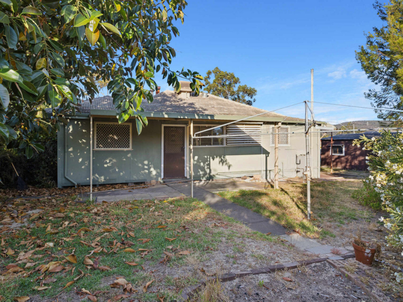 73 James Street, Gosnells, WA 6110 AUS