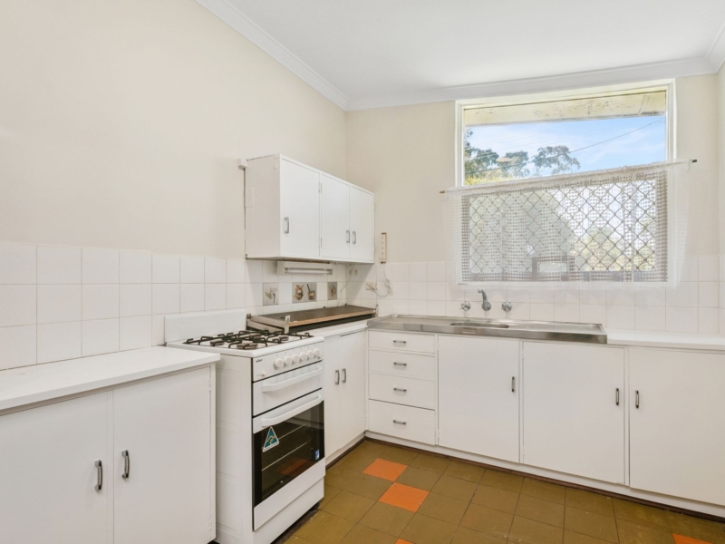 30 Faversham Street, Beckenham, WA 6107 AUS