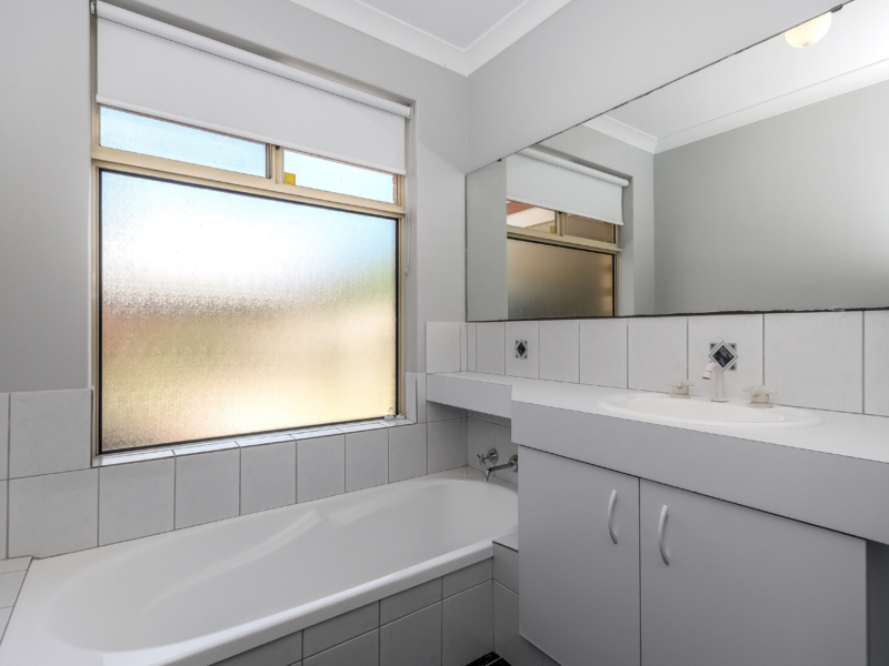 6 Osterley Retreat, Canning Vale, WA 6155 AUS