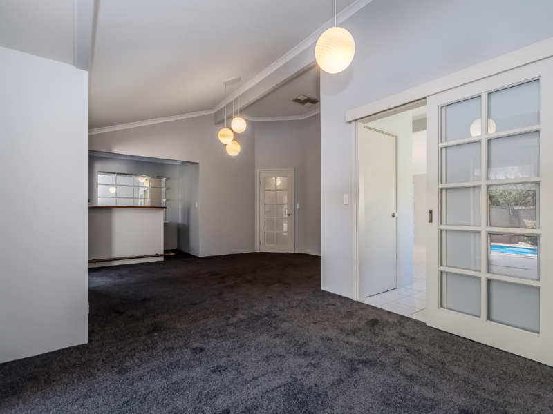 6 Osterley Retreat, Canning Vale, WA 6155 AUS