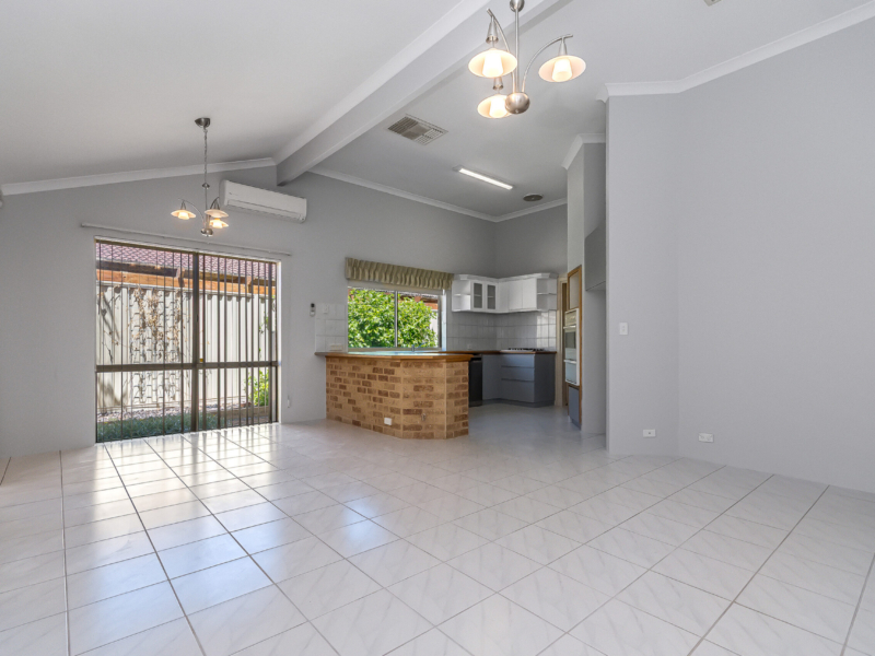 6 Osterley Retreat, Canning Vale, WA 6155 AUS