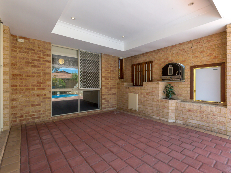 6 Osterley Retreat, Canning Vale, WA 6155 AUS