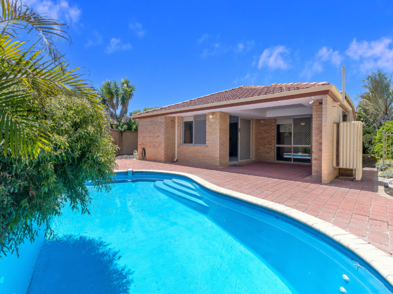 6 Osterley Retreat, Canning Vale, WA 6155 AUS