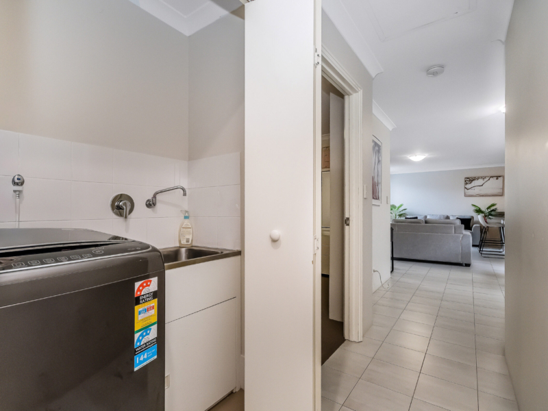 10B Terracina Parkway, Piara Waters, WA 6112 AUS