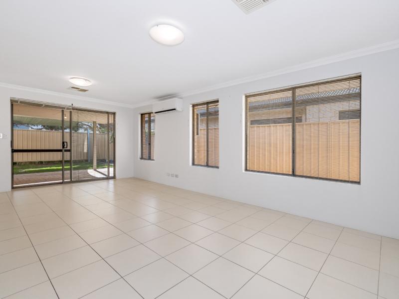 11 Engle Close, Maddington, WA 6109 AUS