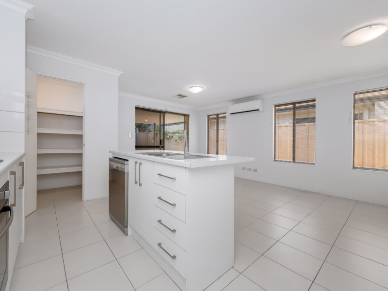 11 Engle Close, Maddington, WA 6109 AUS