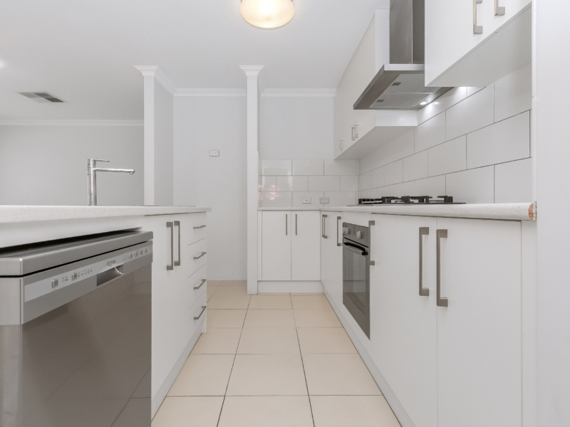 11 Engle Close, Maddington, WA 6109 AUS