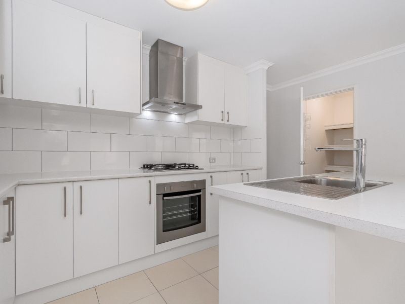 11 Engle Close, Maddington, WA 6109 AUS