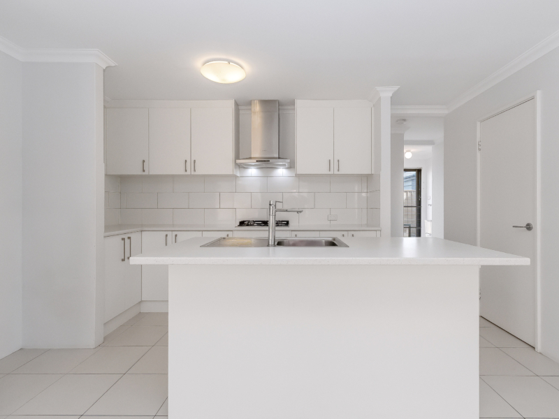 11 Engle Close, Maddington, WA 6109 AUS